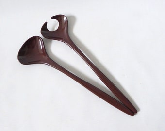 Retro Mepal Rosti Danish melamine salad servers, 2533 & 2534. 1960s-1980s. Large brown plastic spoon and fork. Denmark Scandinavian design