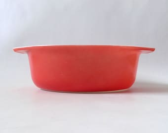 Vintage 1960s Pyrex JAJ Weardale deep coral oval casserole dish. Retro mid century serving/dining tableware, 2220/523. 2.5 pints opal glass