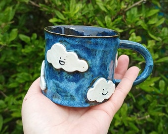 Steinzeug Wolken Tasse - Handgemachte Keramik Tasse - Ungewöhnliche Tasse - Smiley Wolke Tasse - Süße Tasse