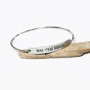Pulsera rígida NUNCA OTRA VEZ SIN, pulsera personalizada, pulsera grabada, pulsera de nombre, pulsera de etiqueta