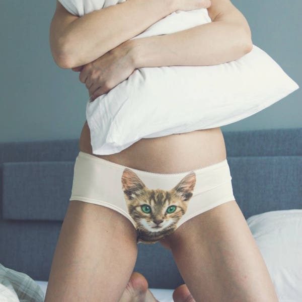 Give it to me! Ginger cat face underwear