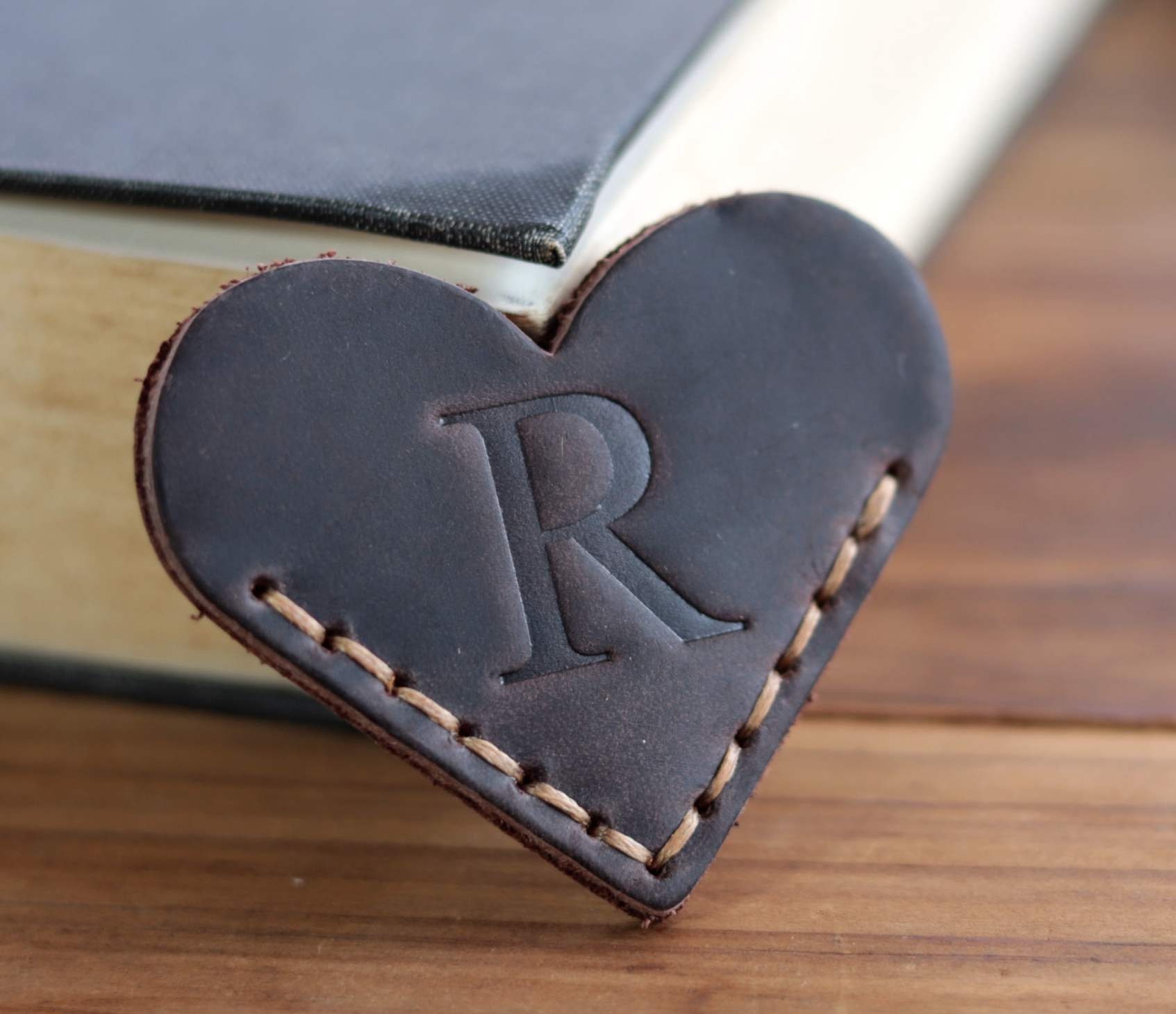 Personalized Initial Bookmark for books,Genuine Leather Corner Page Marker, Genuine Leather Bookmark for Reader