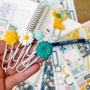 Amarelo Marinha Floral Flores Primavera Rain Birds Maio 2021 Planner Envy Subscription Box. Sem descontos de cupom