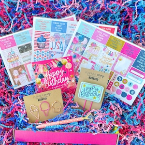 Birthday Planner Girl Ice Cream Summer Sweets Cake Cupcakes 4 de julio de 2021 Planner Envy Subscription Box.  Sin descuentos en cupones