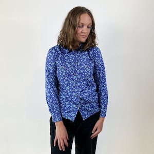 Blue CHACHAREL vintage blouse, Floral print shirt, Colorful long sleeve top, button up blouse, hipster chemise, festival blouse, size medium