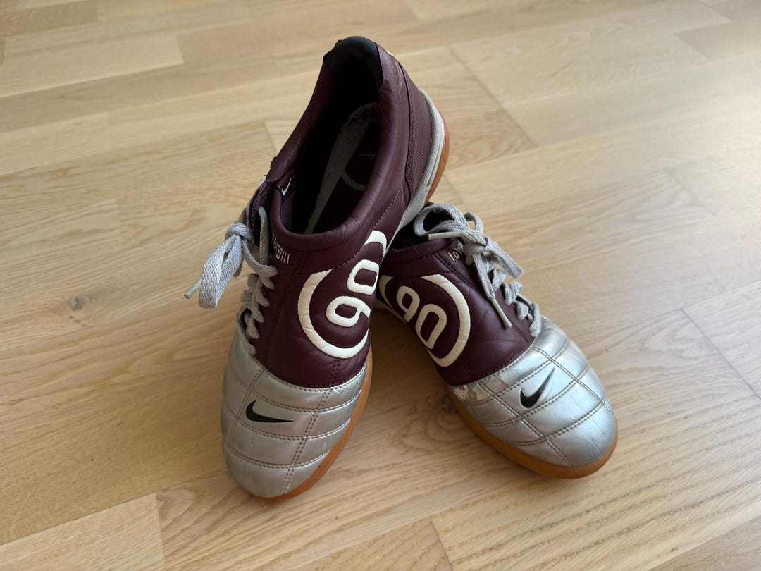 Vintage Nike T90 III IC Indoor Soccer Shoes, Silver Maroon (size