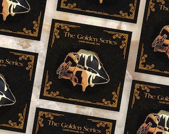 Gouden Kus / Hard Emaille Pin / Lesbische Bi Pan Queer Gay LGBTQ Sapphic Pride WLW / Sexy 18 + NSFW / Vergulde Pin / Badge / Revers / Bij