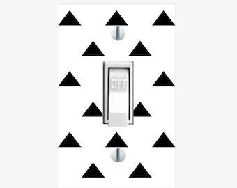 Cubierta del interruptor de luz - Triángulos blancos y negros - Placa de interruptor de guardería monocromática - Decoración geométrica moderna