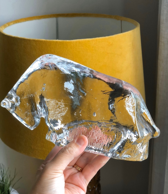 Crystal glass bull sculpture figurine Pukeberg  Sweden designed by Uno Westerberg  in the 1960s