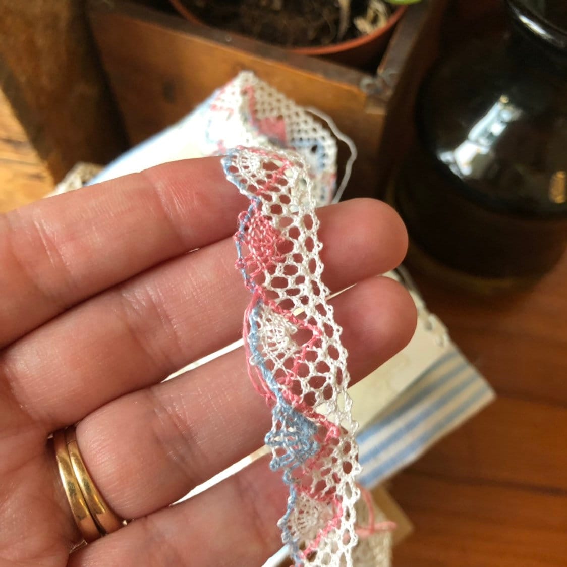 Lace making pillow wheel with lace pattern and lace / hand turned