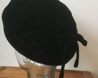 Vintage Swedish hat black velvet  made in Sweden cloche style cloche