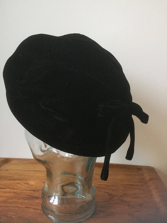 Vintage Swedish hat black velvet  made in Sweden cloche style cloche