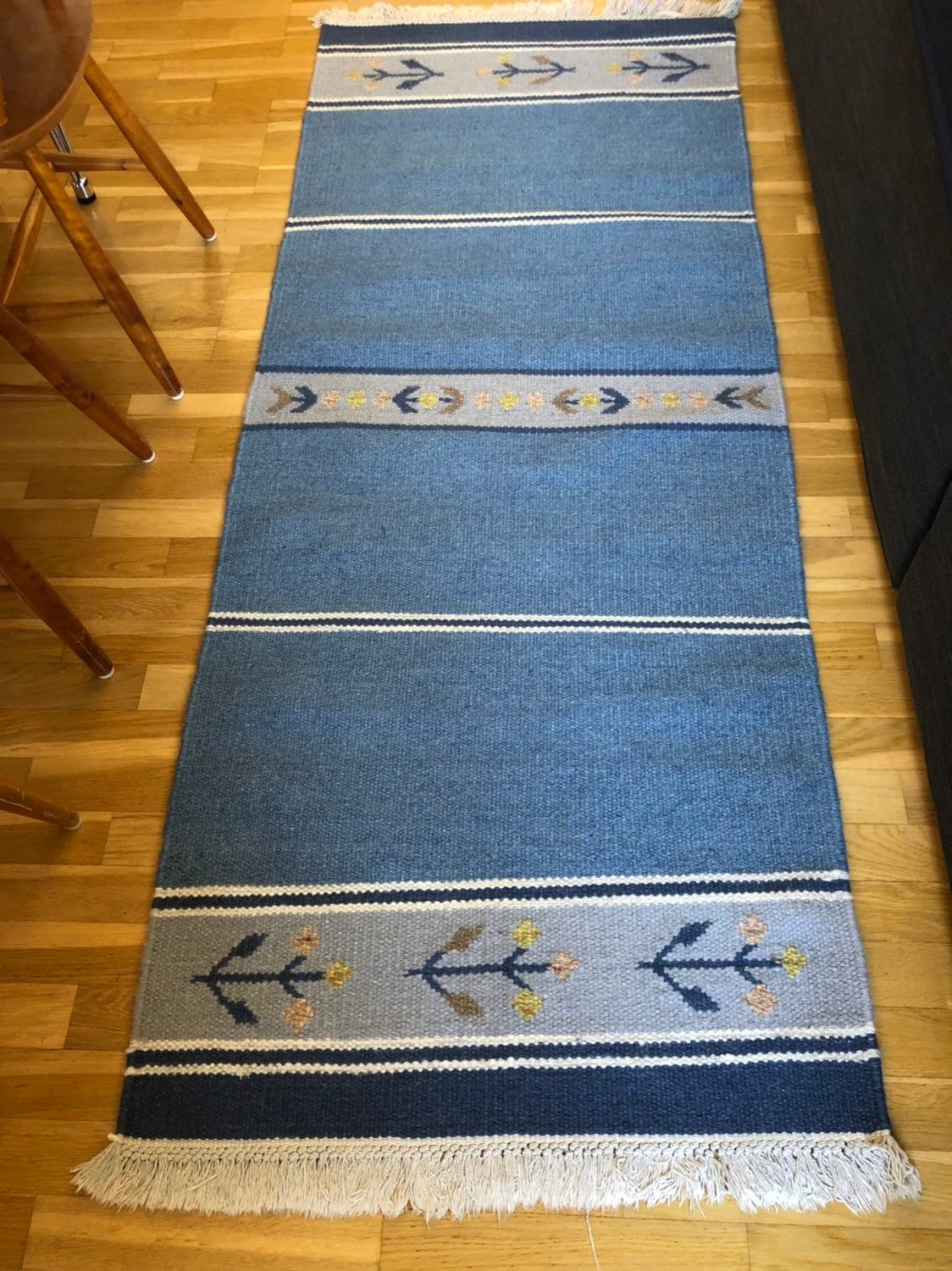 Traditional vintage Swedish kilim woven rug with fringe Scandinavian