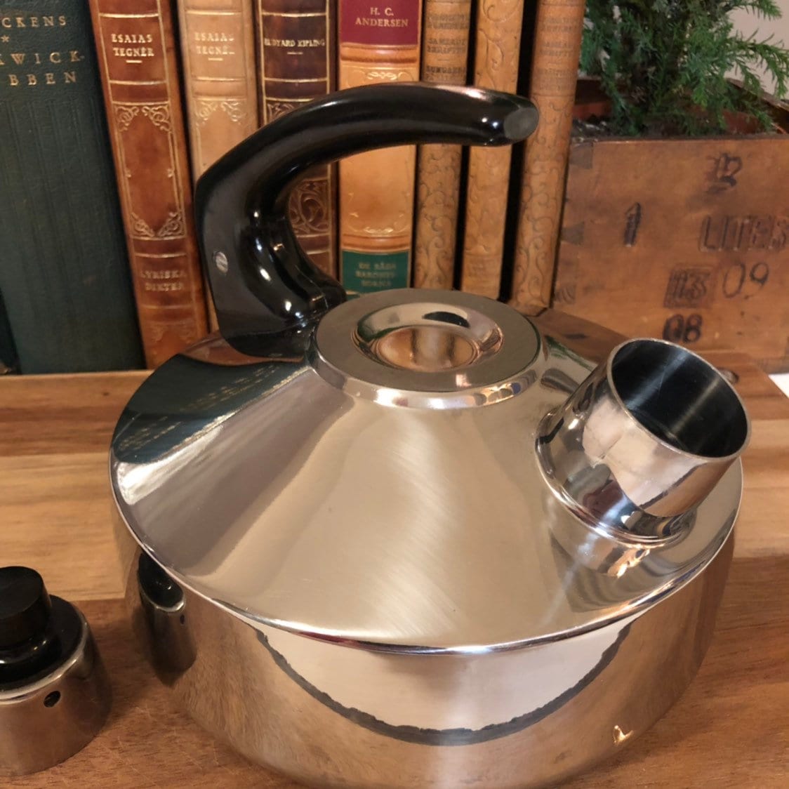 Mid century modern Italian stainless steel kettle stamped Sola elite 100