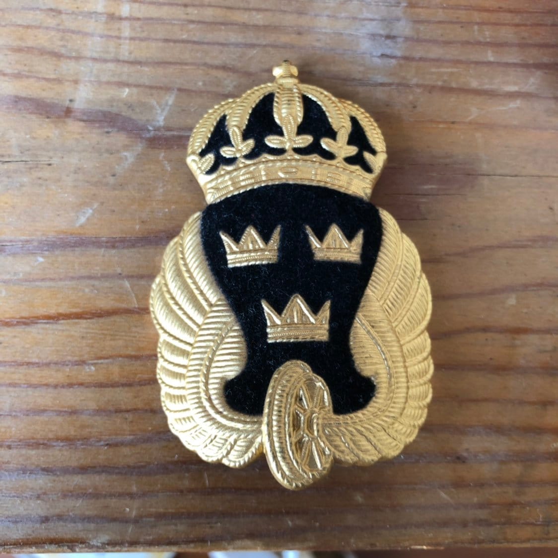 Swedish gold and black pin featuring the three crowns of Sweden ...