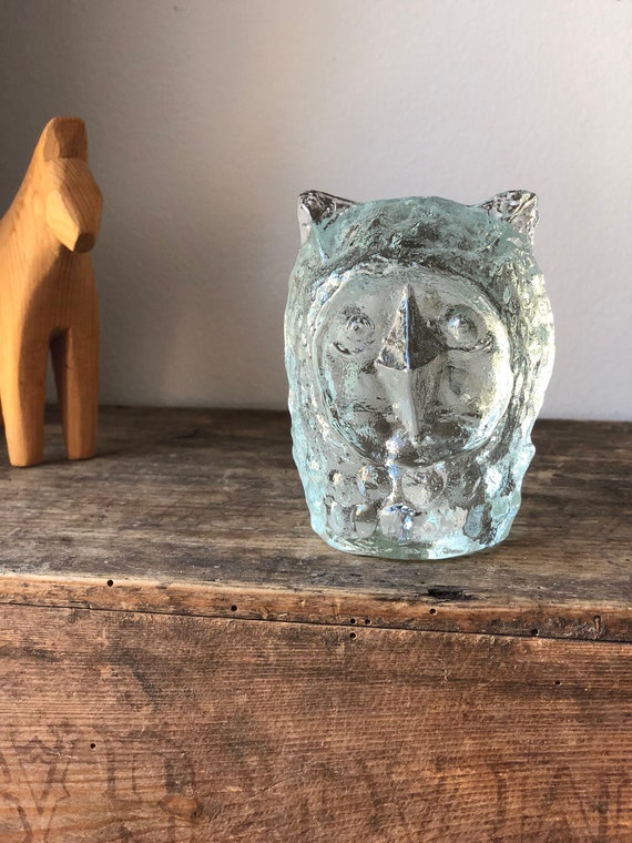 Modern owl glass sculpture figurine for Pukeberg glassworks by Uno Westerberg /1960s Modernist / crystal