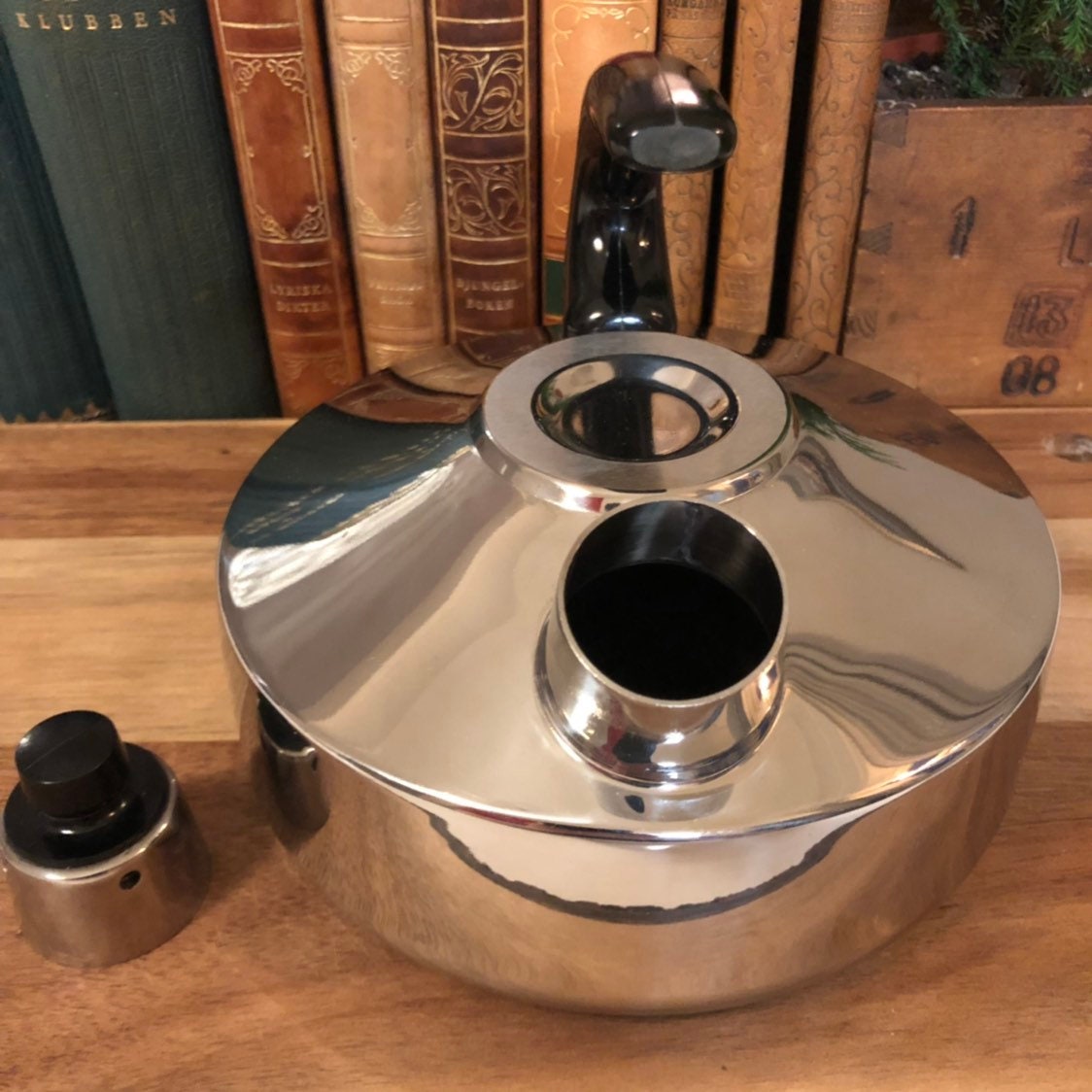 Mid century modern Italian stainless steel kettle stamped Sola elite 100