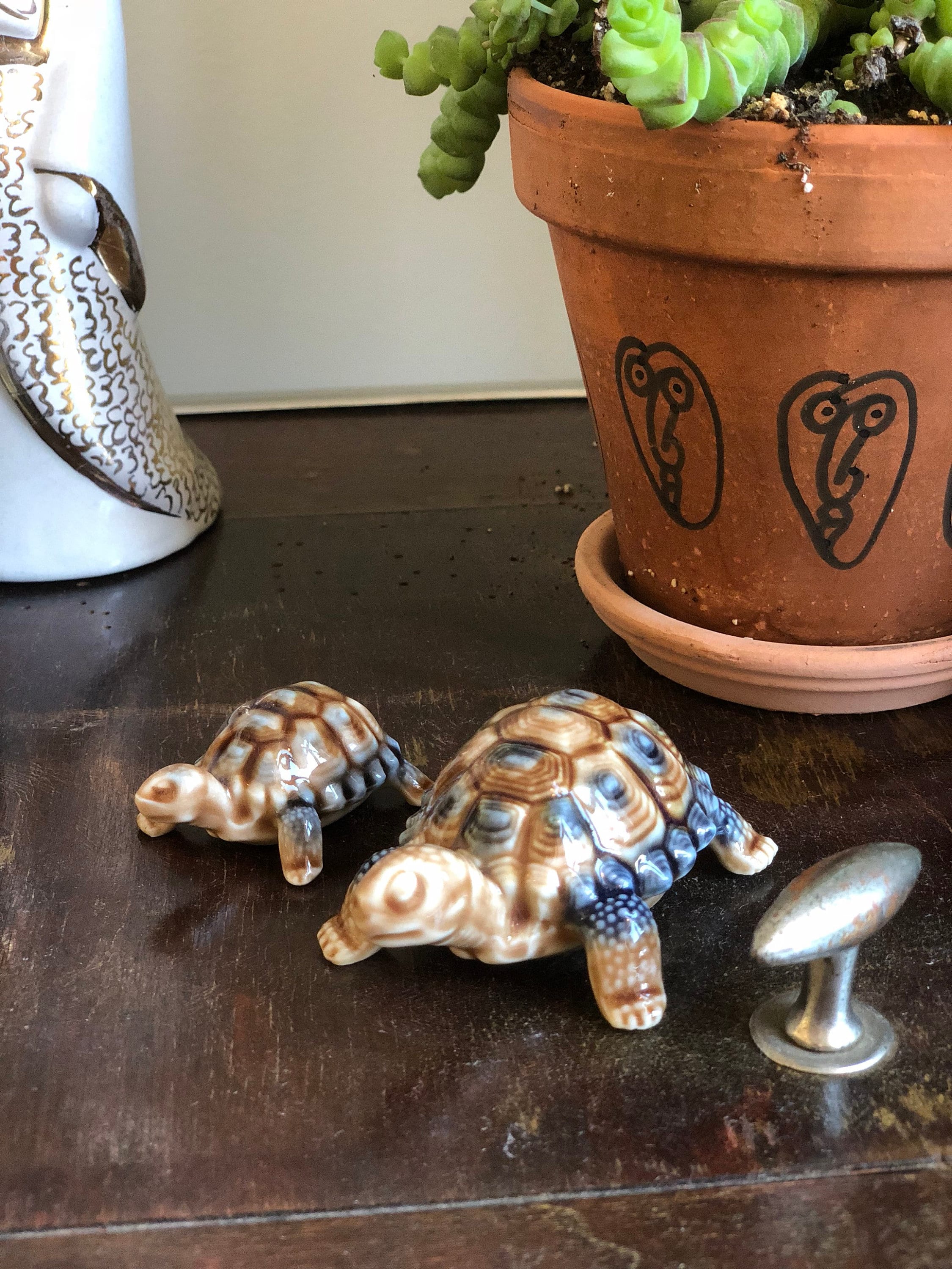 Pair of Wade ceramic turtle figurines stamped / earth tones blue grey