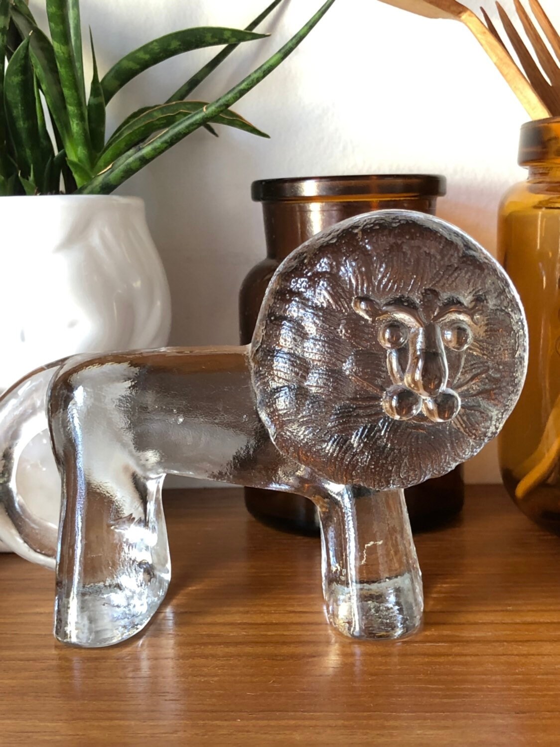 Vintage glass lion figurine Bertil Vallien kosta boda flat back Zoo