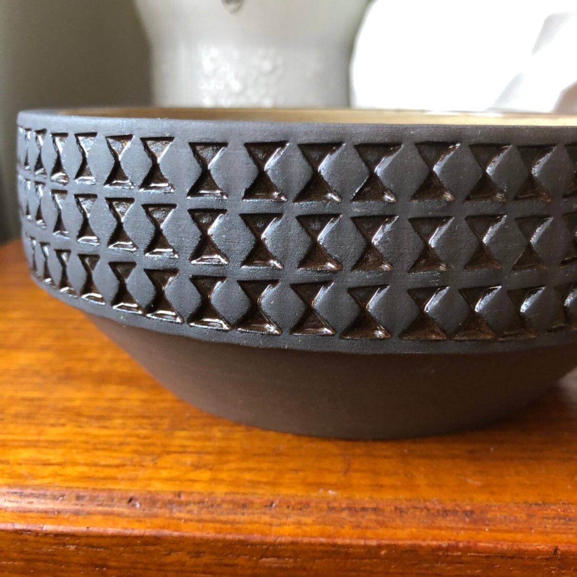 Ulla Winblad for Alingsås Keramik brown relief bowl with beige glaze