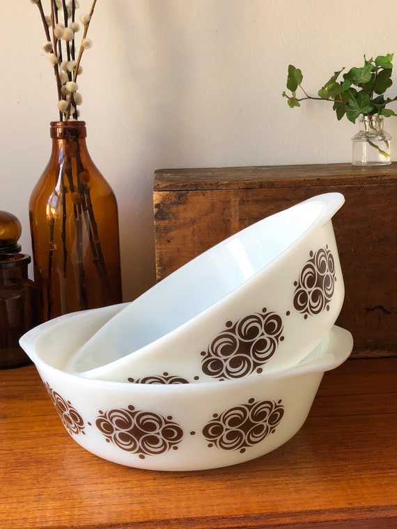 Rare unmarked serving bowls brown retro pattern tablescape pressed glass