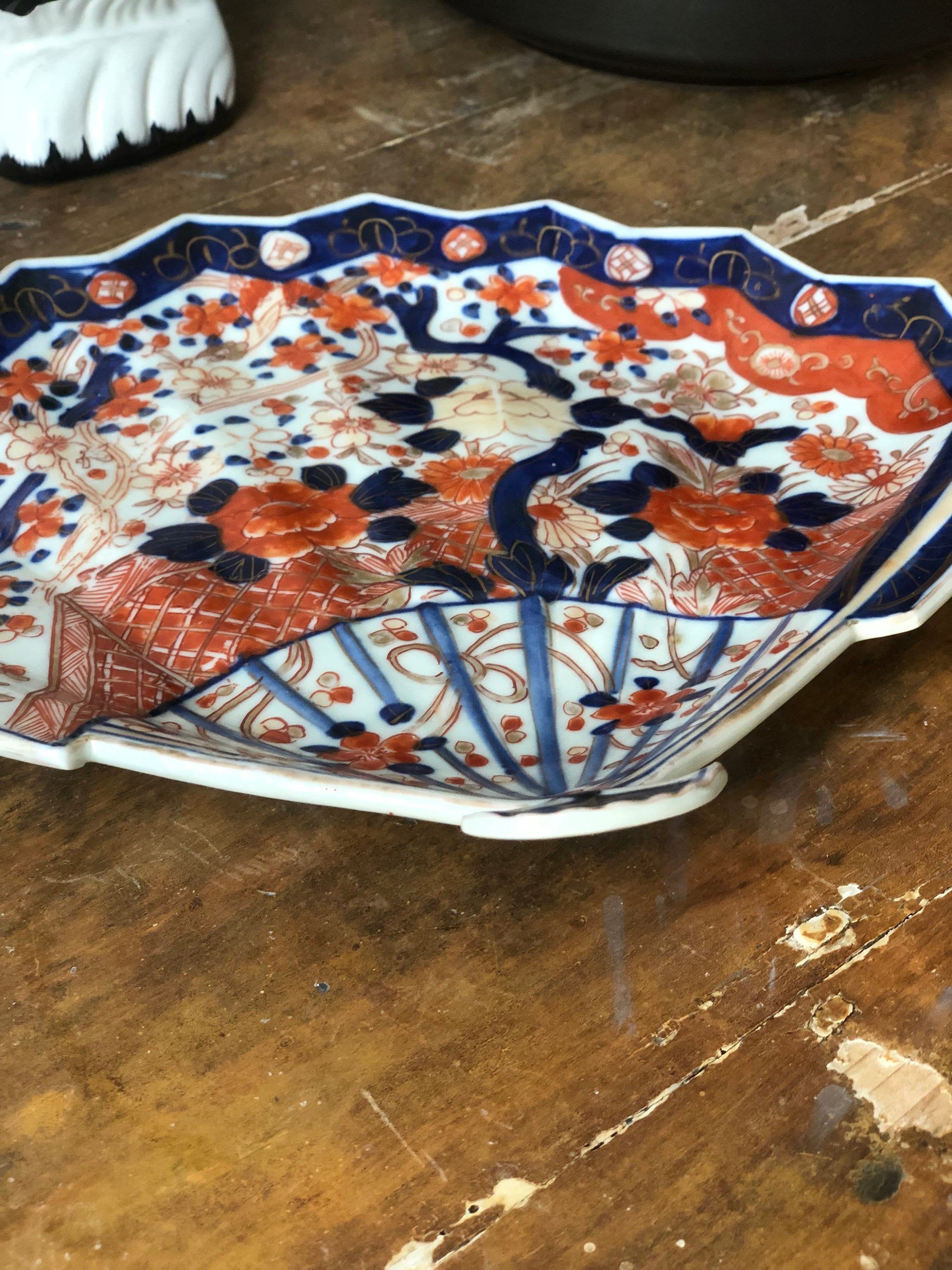 Antique Imari Japanese porcelain fan shaped plate early 1900s hand