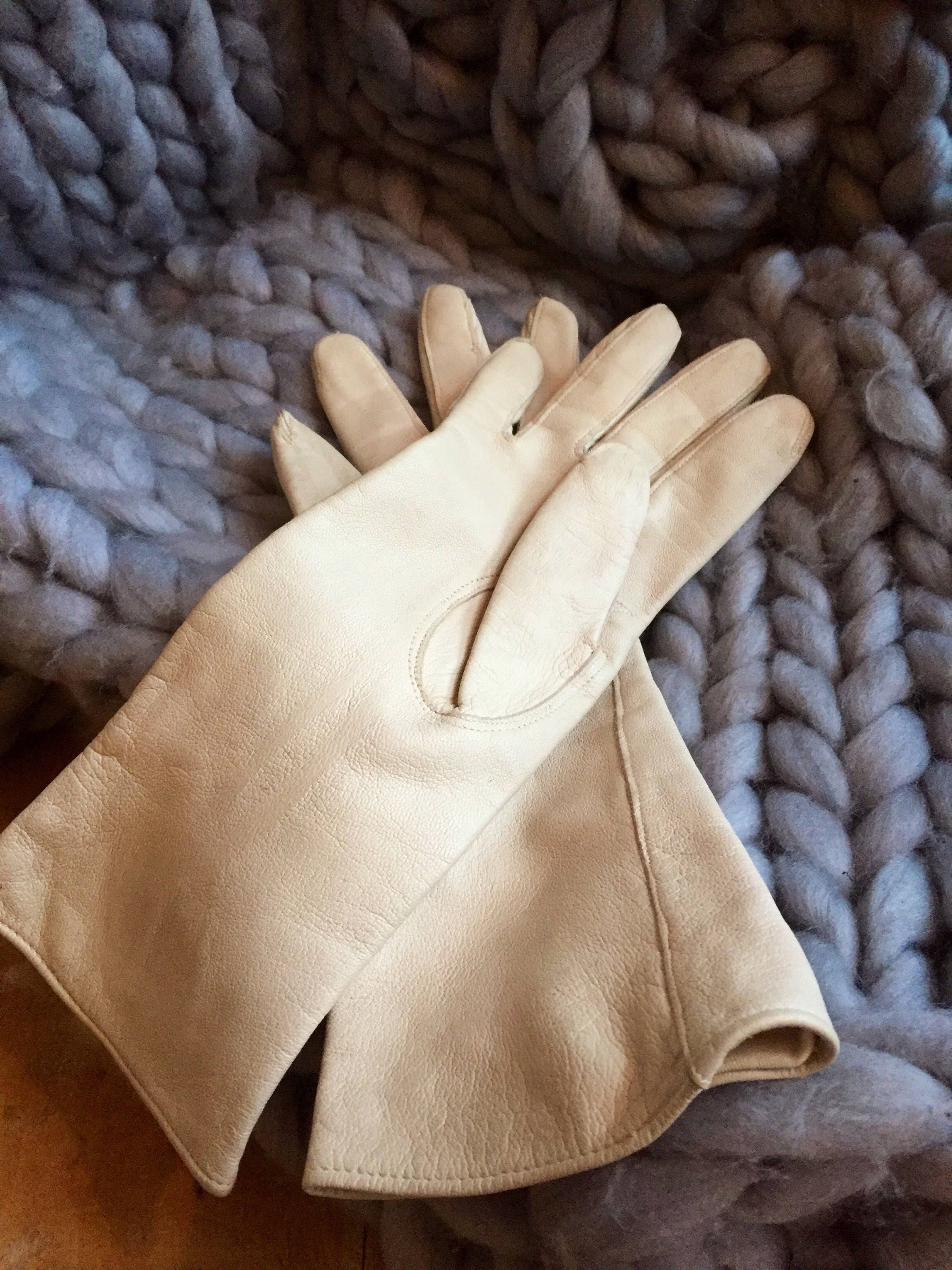 Cream calfskin butter soft greige leather vintage driving gloves size 6 1/4