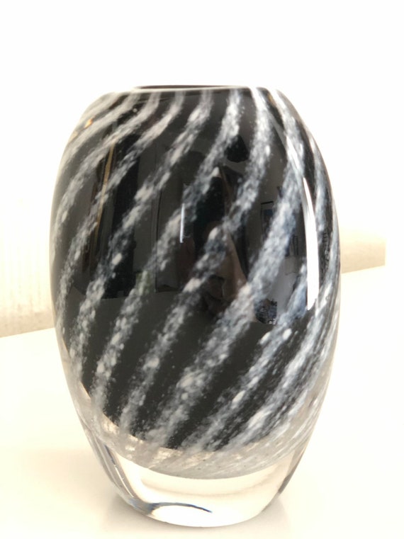 Vicke Lindstrand crystal vase with black stripe pattern / glass art for Kosta Boda