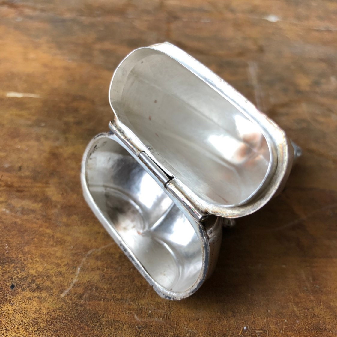 Antique sterling silver smelling salt holder / stamped with makers mark