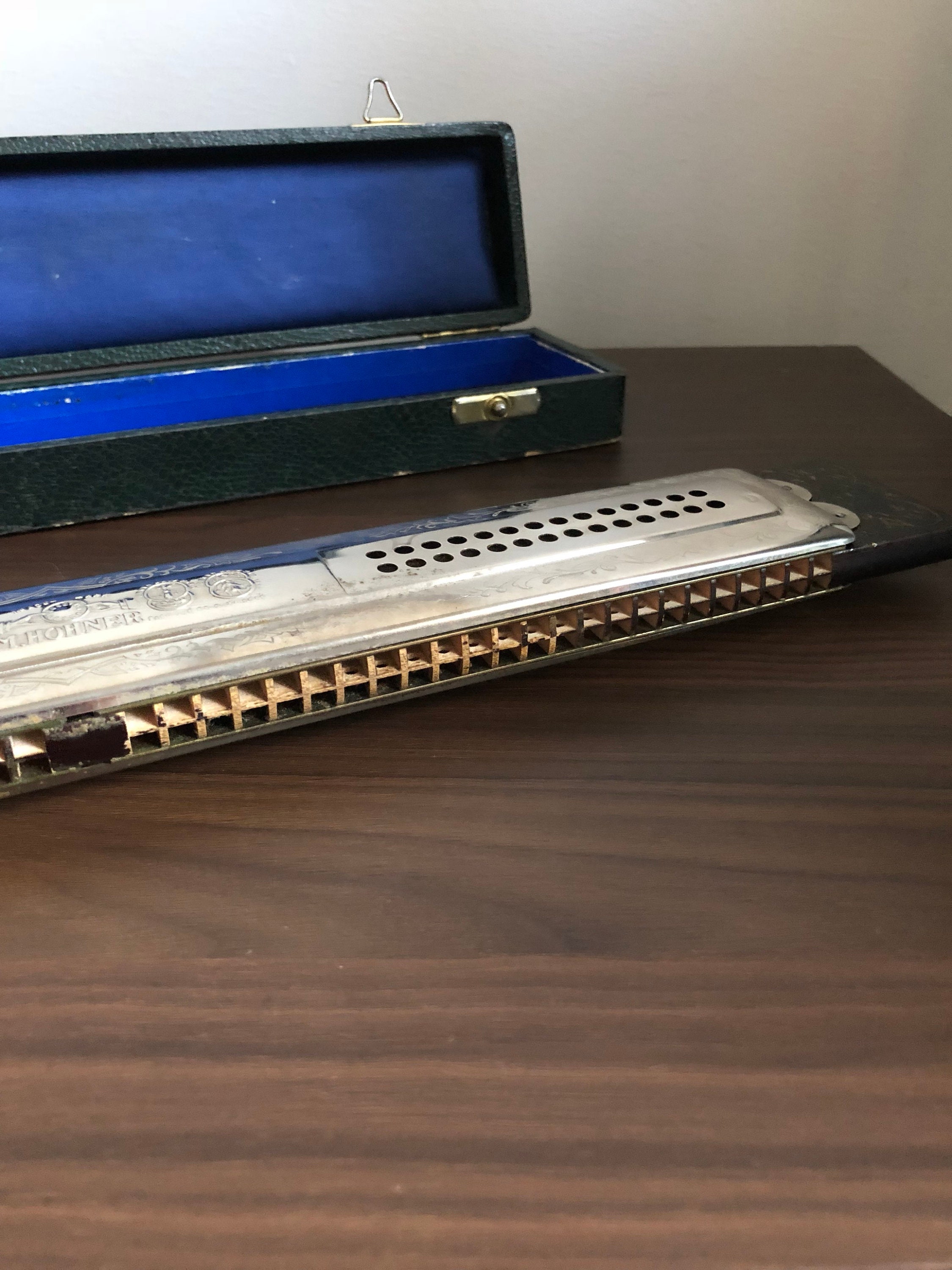 Reserved for K/ Honer tremolo concert Harmonica with original case