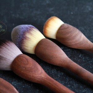 Walnut Handle Makeup Brush | European Style | Synthetic Fibers | Premium Quality