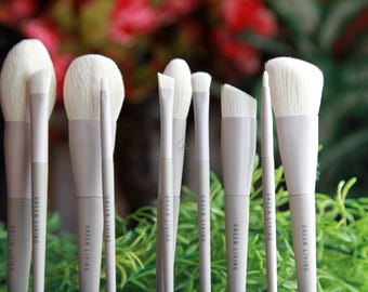 Eco-Friendly Beauty Collection – 10-Piece Makeup Brush Set - White