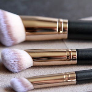 Angled Foundation Brush | Set of 3 |  for Liquid Cream Conceal Foundation | w/ Mesh Zipper Pouch