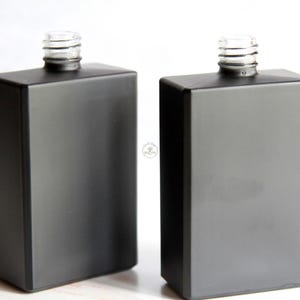 Mattschwarze Rechteckglasflasche: 3,4 oz, Kosmetikverpackung