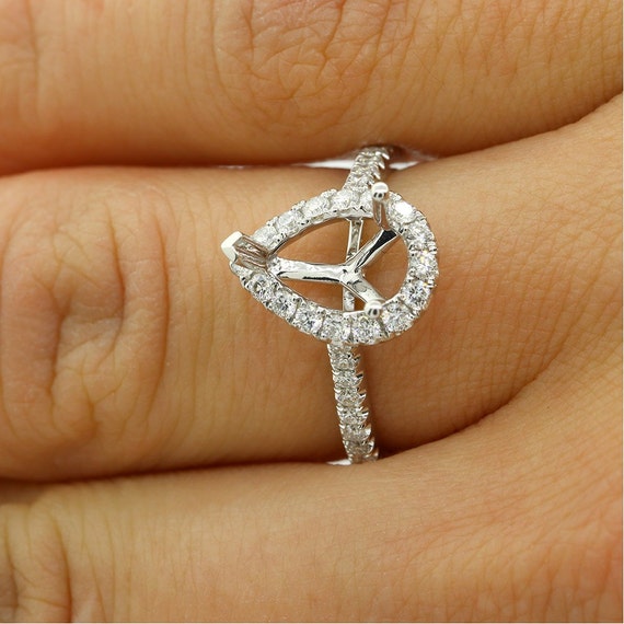 0.52ctw F VS2/SI1 PEAR Shaped Cut Diamond Drop Halo Engagement