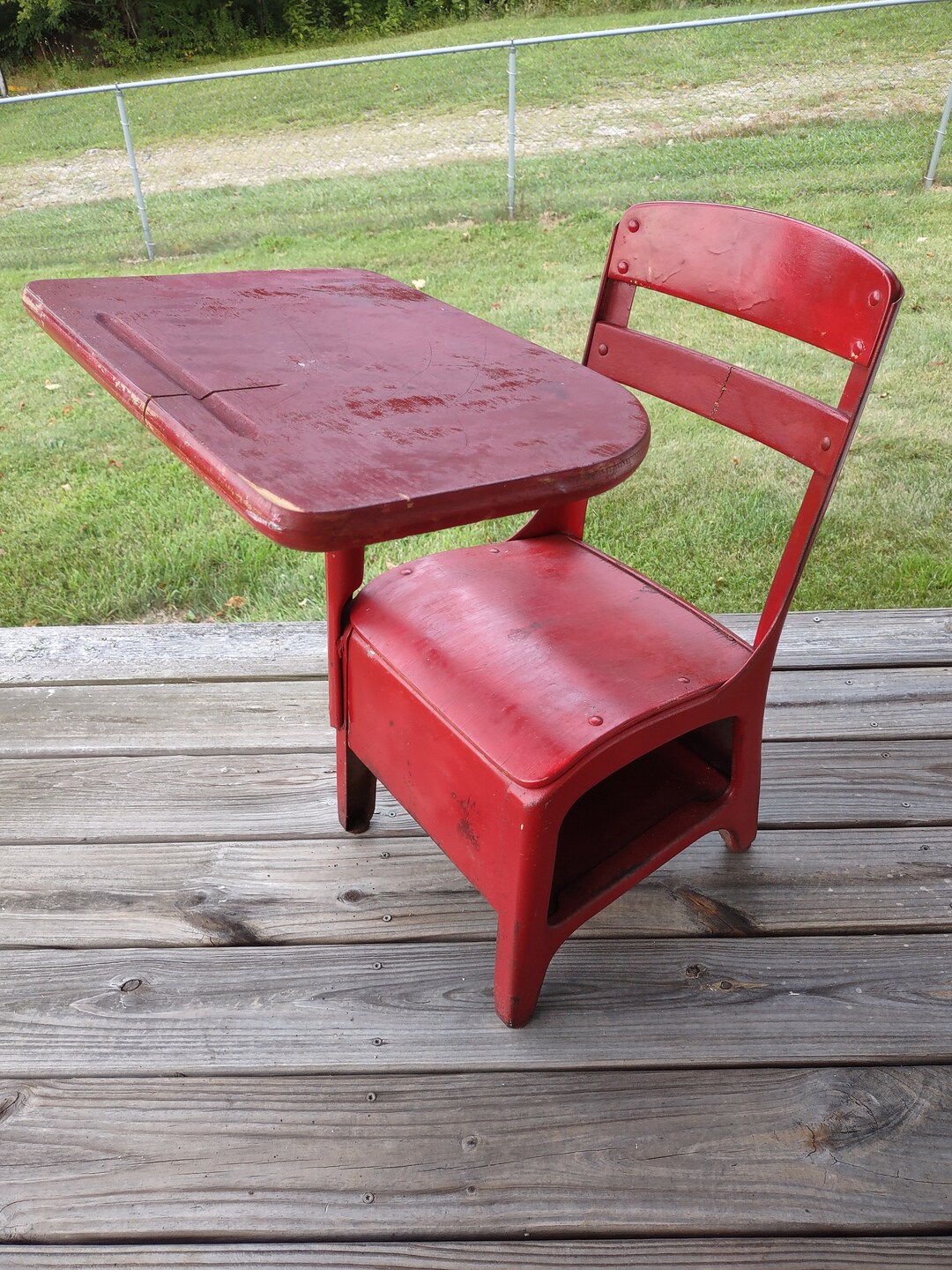 Small Vintage School Desk,southern Desk Co.,hickory Nc,metal Base,wood Seat & Desk Top,wood