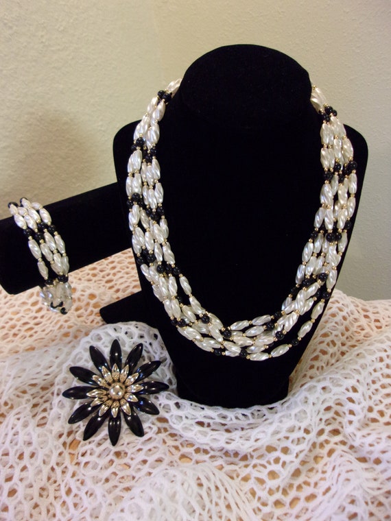 black and white jewelry set,matching necklace & b… - image 1