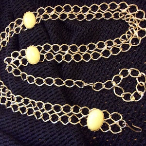 cinturón de enlace vintage, metal de tono dorado, cabachons amarillo limón, cinturón funky, boho, hipster, cinturón de enlace de cadena retro, cinturón de cadena ajustable, cinturón groovy