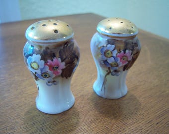 salt and pepper shakers,made in Japan,cork stoppers,pink and blue flowers,hand painted flowers,gold top,porcelain,shabby chic,cottage chic