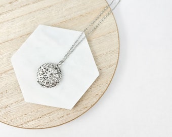 Classic Diffuser Locket Essential Oil Necklace