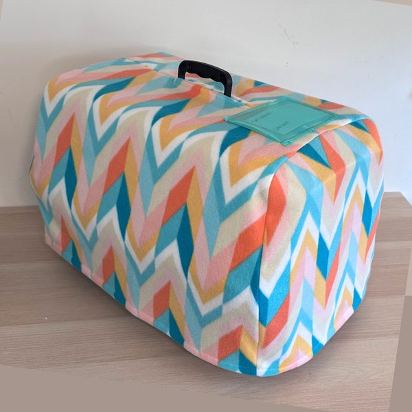 CatCalm - Cat Carrier Cover - Chevron Print - Unleash the Calmness with Purr-fect Transport Comfort!