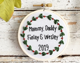 Family Name Ornament Hand embroidered Family Christmas Ornament Family Name Sign Wreath Ornament Personalized name ornament for Christmas