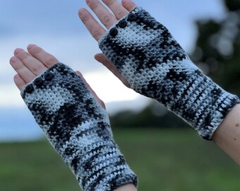 Guantes sin dedos negros, blancos y grises / Calentadores de brazos de ganchillo gris / Guantes de otoño medio sin dedos / Accesorios de otoño invierno / Regalo de Navidad