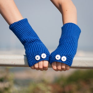 Blue Fingerless Gloves / Crochet Button Arm Warmers / Fall Winter Accessories / Blue White Dots Gloves / Fashion Accessories /Christmas Gift