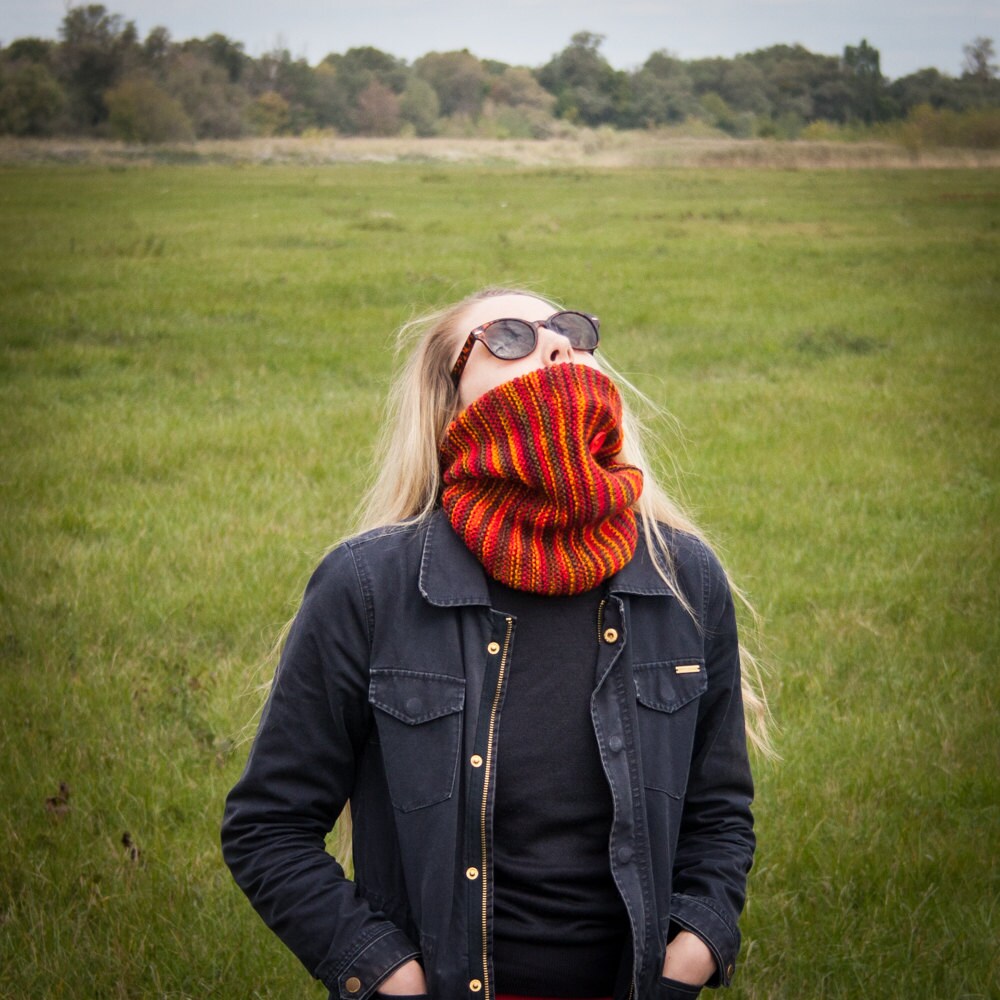 Strawberry Neckwarmer - True Red