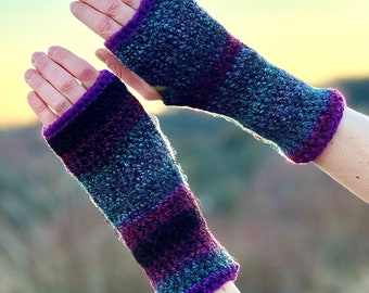 Violet Fingerless Gloves / Crochet Grey PurpleArm Warmers / Fall Winter Accessories / Fashion Gift Accessories