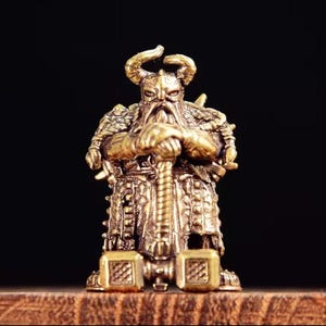 Figura protectora de cartas de póker