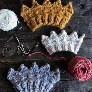 Knitted baby crown top