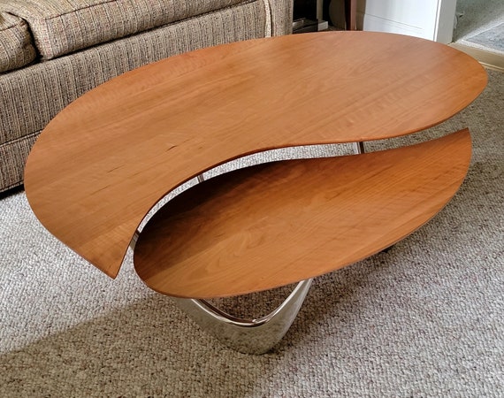 サイドテーブル・ナイトテーブル・ローテーブル modern works coffee table Vintage Moon Shape Modern 3 Legged Coffee Table Handmade in