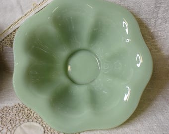 Vintage Jadeite Bowl / Lotus Green Ruffled Bowl